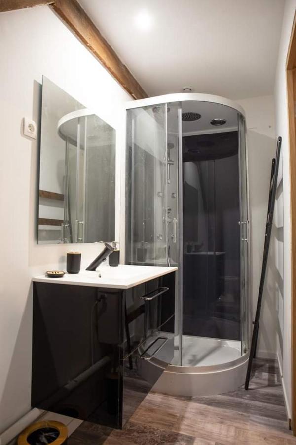 Saint-Germain-des-Fosses Cyris - Chambres Duplex Climatisees - Spa & Piscine Centre Ville מראה חיצוני תמונה